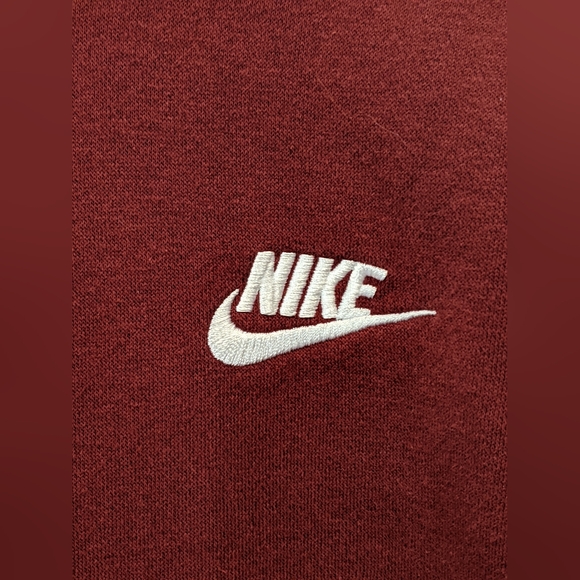 NIKE Boys (Unisex) 2 Piece Outfit, Size Youth XL  Burgundy/Wine in color, EUC. - Picture 5 of 12